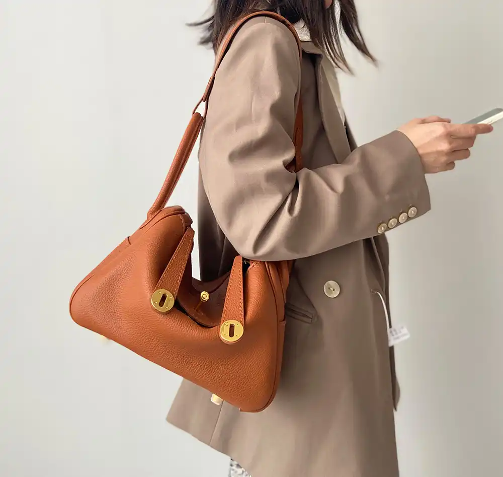 Making a Leather Messenger Bag from a DIY Kit